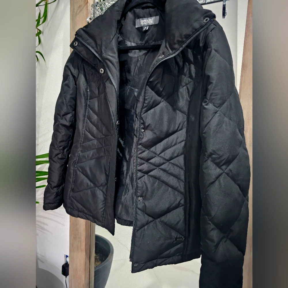 Kenneth Cole Black quilted coat size M